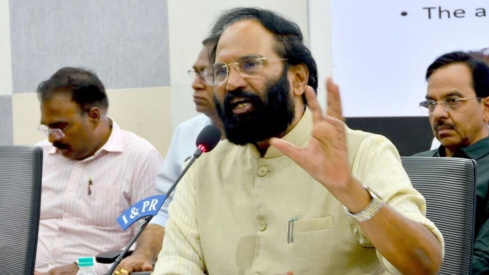 త్రివిధ దళాలకు సెల్యూట్ .. నా నా అవసరం ఏ మాత్రం ఉన్నా యుద్ధానికి వెళ్తా వెళ్తా వెళ్తా: మంత్రి ఉత్తమ్ కుమార్ కుమార్ కుమార్