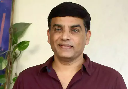 థియేటర్ల బంద్‌ ఇష్యూలో కొత్త కొత్త ట్విస్ట్ .. అతన్ని కాపాడటం కోసమే దిల్ దిల్ రాజు ఇదంతా చేశాడా ..?