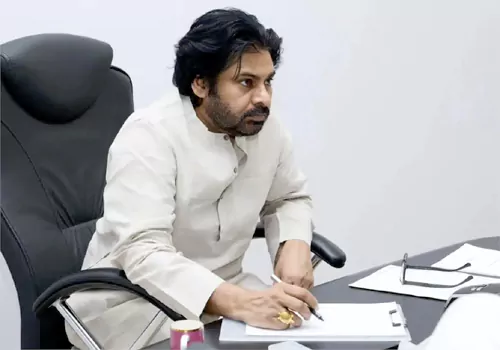 థియేటర్స్ యాజమాన్యానికి షాక్ ఇచ్చిన ఇచ్చిన పవన్ కళ్యాణ్ .. కీలక ఉత్తర్వులు ఉత్తర్వులు జారీ