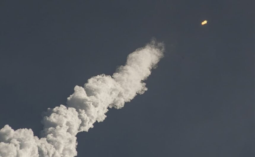 నిపుణులు ఇండియన్ క్రూయిజ్ క్షిపణులచే దెబ్బతిన్న పాకిస్తాన్ వాయు స్థావరాల విజువల్స్