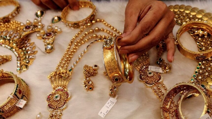 పన్నులు లేవని బెజవాడలో బెజవాడలో బంగారం కొంటే నిండా మునగాల్సిందే… హోల్‌ సేల్‌ పేరుతో పేరుతో కుచ్చుటోపీ కుచ్చుటోపీ కుచ్చుటోపీ…