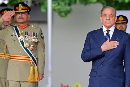 పాక్ ఆర్మీ చీఫ్ చీఫ్ జనరల్ అసిమ్ మునీర్ కు ఫీల్డ్ మార్షల్ గా పదోన్నతి పదోన్నతి; భారత్ పై దాడుల్లో కీలక కీలక పాత్ర పాత్ర పోషించినందుకట!