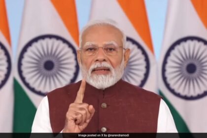 "పాక్ శాంతికి మార్గాలను కనుగొనమని ప్రపంచాన్ని వేడుకున్నాడు": PM మోడీ యొక్క అగ్ర కోట్స్