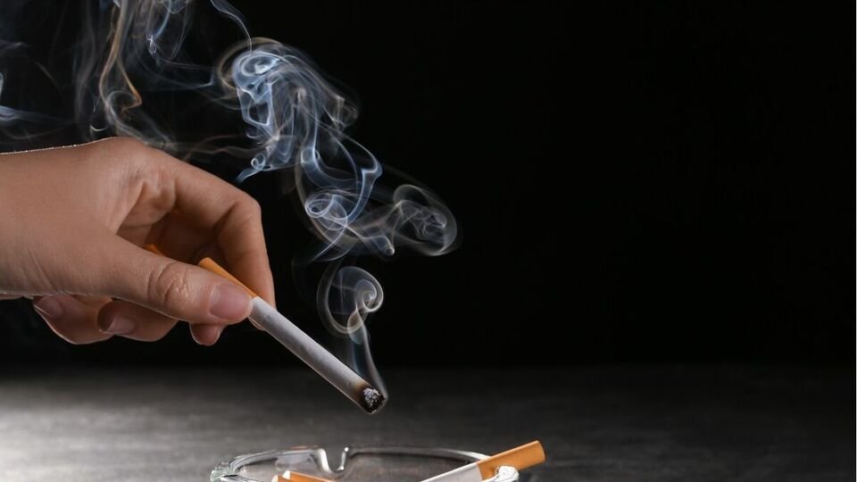 ఫ్రాన్స్‌లో బహిరంగ ప్రదేశాల్లో ధూమపానం ధూమపానం ..