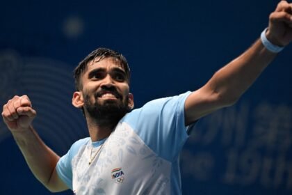 బ్యాడ్మింటన్: కిడాంబి శ్రీకాంత్ మలేషియా మాస్టర్స్ 2025 యొక్క సెమీ-ఫైనల్‌కు క్రూయిసెస్