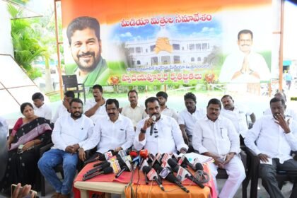 భూ కబ్జాదారుడిని సమర్థిస్తారా, సస్పెండ్ సస్పెండ్ సస్పెండ్