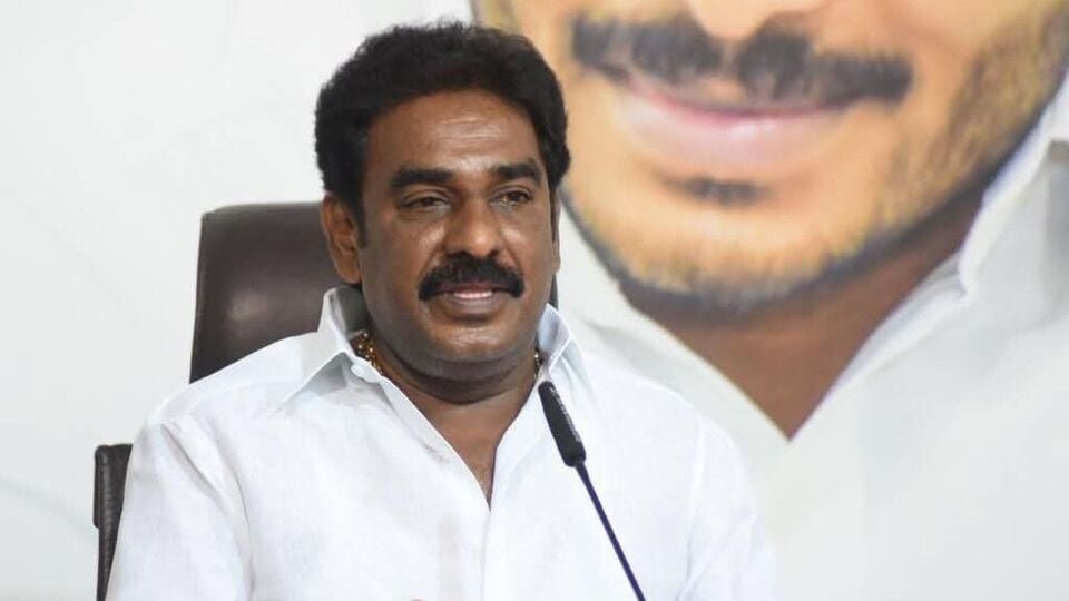 మాచర్ల టీడీపీ నాయకుల హత్య ఘటనలో ఊహించని ఊహించని ట్విస్ట్ .. పిన్నెల్లి బ్రదర్స్‌పై కేసు కేసు!