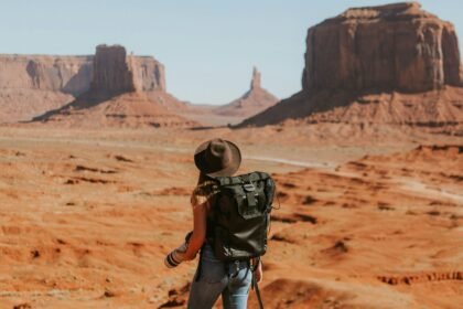 మీ మొదటి సోలో ట్రిప్‌ను ఖచ్చితంగా ప్లాన్ చేయడానికి 7 స్మార్ట్ చిట్కాలు