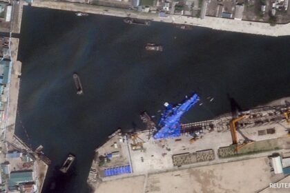 యుద్ధనౌక ప్రయోగ సమయంలో ఉత్తర కొరియా 3 అధికారులను అదుపులోకి తీసుకుంటుంది