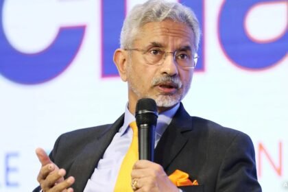 సింధు ఒప్పందంపై పాక్ 'అభ్యర్ధన' తరువాత, ఎస్ జైశంకర్ యొక్క "పాజ్డ్ గా ఉండటానికి" వ్యాఖ్య