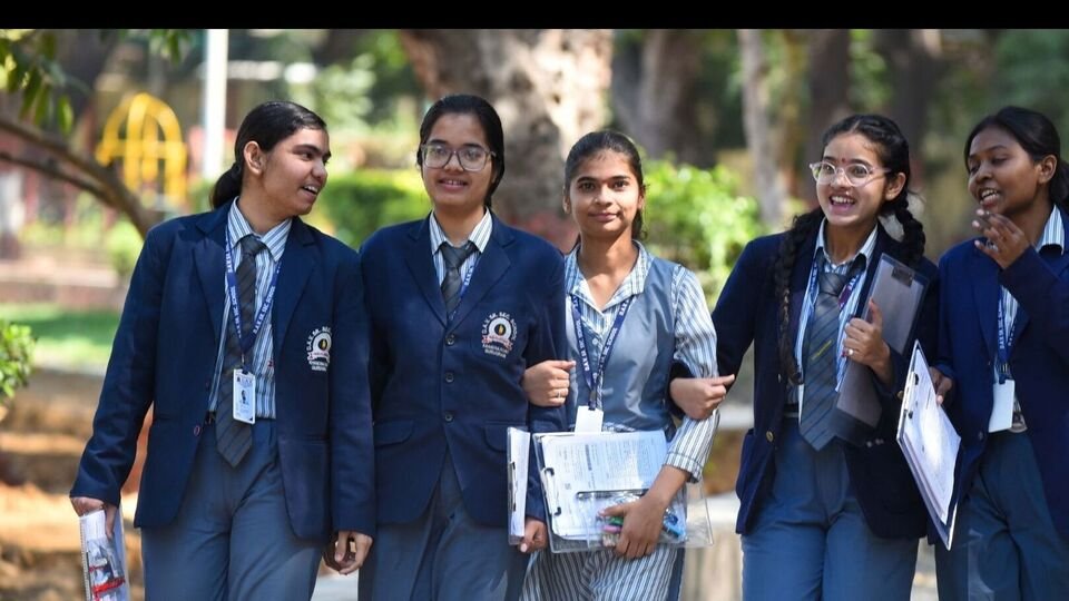 సీబీఎస్ఈ 10, 12 వ తరగతి ఫలితాలు ఫలితాలు విడుదల కాదు కాదు .. తప్పుడు ప్రచారాన్ని తోసిపుచ్చిన తోసిపుచ్చిన!
