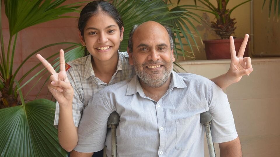 సీబీఎస్ఈ 10 వ తరగతిలో టాపర్స్ టాపర్స్ నిలిచిన ఇద్దరు ఇద్దరు అమ్మాయిల అమ్మాయిల- రెండు సిబిఎస్ క్లాస్ 10 టాపర్‌ల యొక్క రెండు వేర్వేరు అభిప్రాయాలు వాటి తయారీ చెక్ వివరాలు, కెరీర్ న్యూస్