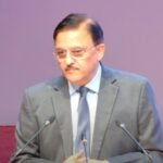 "సుప్రీంకోర్టు ప్రధాన న్యాయం-కేంద్రీకృత, మార్చాలి": జస్టిస్ అభయ్ ఓకా