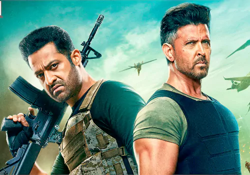 సోషల్ మీడియాని కమ్మేసిన వార్ 2 ..అంతా చేసింది ఆమెనే ఆమెనే