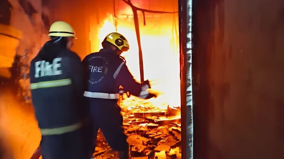 హైదరాబాద్ పాతబస్తీలో భారీ అగ్నిప్రమాదం - 8 మంది మంది మృతి ...!