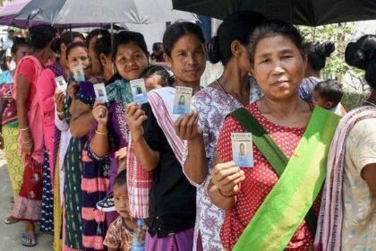 15 రోజుల్లోనే ఓటర్ ఐడీ కార్డు డోర్ డెలివరీ; ఆన్ లైన్ లో ఇలా అప్లై అప్లై చేసుకోండి చేసుకోండి- ఓటరు ఐడి కార్డ్ డెలివరీ 15 రోజుల్లో ఆన్‌లైన్ చెక్ దశలను ఎలా దరఖాస్తు చేసుకోవాలి మరియు ట్రాక్ చేయాలి,