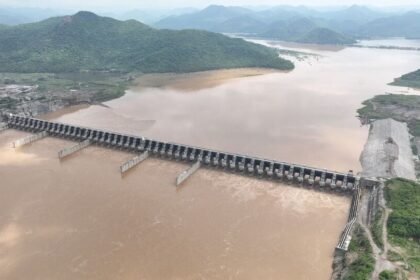 Pol పర్యావరణ నిపుణుల నిపుణుల- పోలావరం బనకాచర్లా ప్రాజెక్ట్ కోసం అనుమతి ఇవ్వబడదు కేంద్ర పర్యావరణ నిపుణుల కమిటీ, ఆంధ్ర.