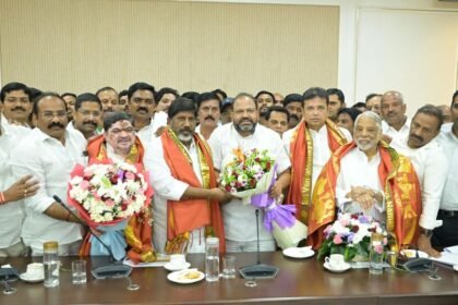 ఉద్యోగుల సమస్యల పరిష్కారానికి ప్రభుత్వం కట్టుబడి ఉంది ఉంది ఉంది: డిప్యూటీ సీఎం భట్టి భట్టి విక్రమార్క