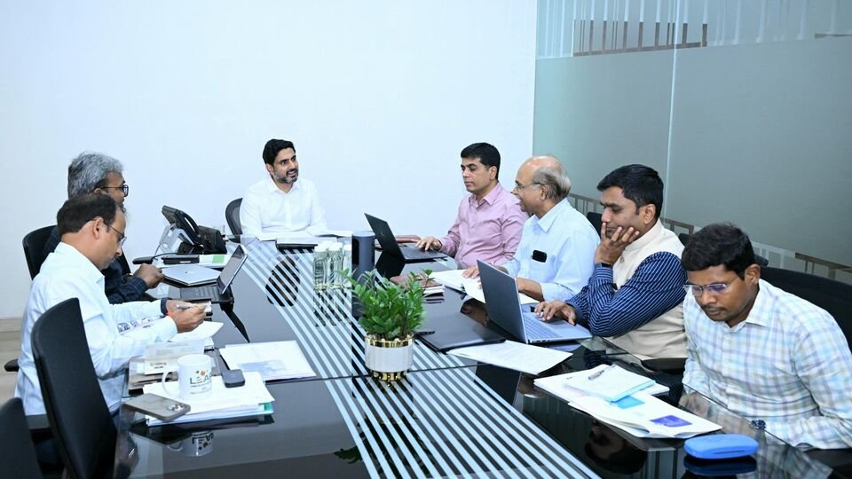 టీచర్ ఉద్యోగ అభ్యర్థులకు అభ్యర్థులకు న్యూస్ - ఇకపై ఇకపై ఏడాది ఏడాది 'డీఎస్సీ' ...!