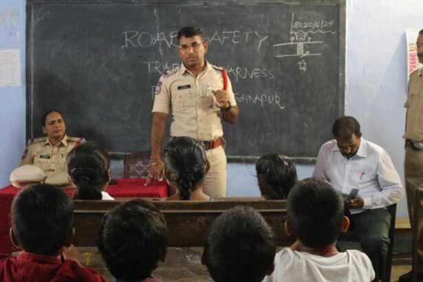 ట్రాఫిక్ నిబంధనలపై విద్యార్థులకు విద్యార్థులకు - ముద్రా న్యూస్