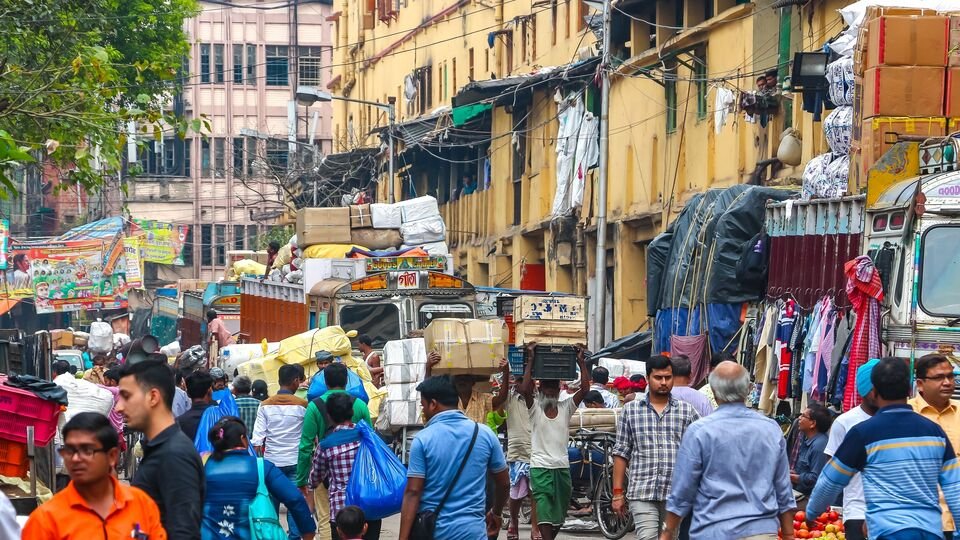 'దృశ్యం' సినిమా సినిమా మర్డర్- చేశాడు- మహిళ శరీరాన్ని కాల్చి కాల్చి చెరువులో చెరువులో చెరువులో చెరువులో చెరువులో పడేసి ..