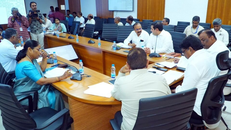 నాలా చట్టం రద్దు… పైగా పైగా ట్యాక్స్ కూడా తగ్గింపు ..! రెవెన్యూ వ్యవస్థలో కీలక మార్పులు