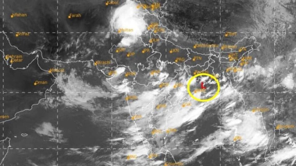 బంగాళాఖాతంలో బంగాళాఖాతంలో - ఏపీలోని ఏపీలోని ఈ జిల్లాలకు వర్ష- సూచన- ఆ మరియుహ్రాప్రదేశ్‌లో లైక్లీని మరికొన్ని రోజులు IMD వాతావరణ నవీకరణలు ఇక్కడ తనిఖీ చేయండి, ఆంధ్ర ప్రదేశ్ న్యూస్