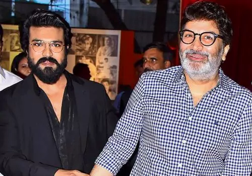బిగ్ ట్విస్ట్ .. రామ్ రామ్ చరణ్ తో త్రివిక్రమ్ .. అంతా అంతా ఫేక్ ..!