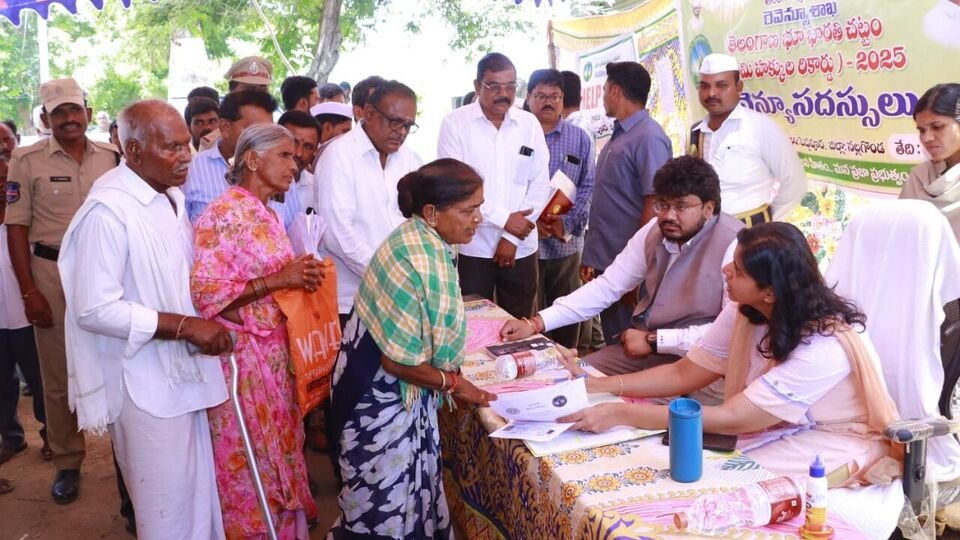 రాష్ట్రంలో భారీగా భూ సమస్యలు ...! 8 లక్షలకు పైగా దరఖాస్తులు, ఆగస్టు 15 డెడ్ లైన్ లైన్