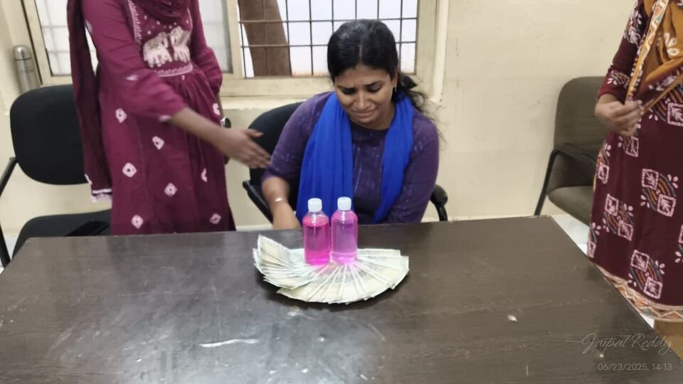 లంచం తీసుకుంటూ దొరికిన జీహెచ్‌ఎంసీ అసిస్టెంట్ ఇంజనీర్ మనీషా మనీషా