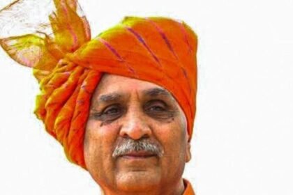 విధిని ఎవరు మర్చలేరు! రెండుసార్లు లండన్ ట్రిప్ని ట్రిప్ని రద్దు చేసుకున్న మాజీ సీఎం సీఎం, చివరికి ..