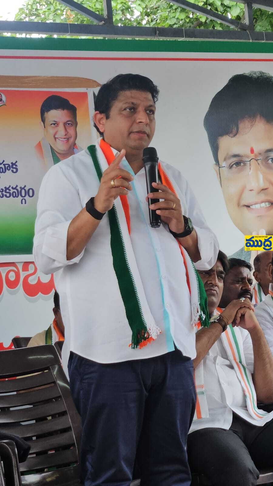 సంస్థాగత ఎన్నికల ఎన్నికల సన్నహాక సమావేశంలో సమావేశంలో పాల్గొన్న టీపీసీసీ ప్రధాన కార్యదర్శి దుద్దిళ్ల శ్రీను శ్రీను శ్రీను