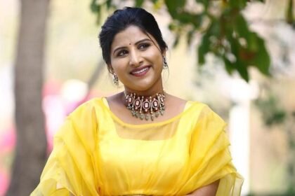 సింగర్‌ మంగ్లీ బర్త్‌డే పార్టీ పార్టీ .. రిస్టారులో రిస్టారులో, విదేశీ విదేశీ మద్యం!