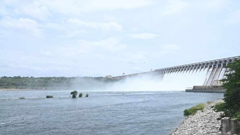 18 ఏళ్ల తర్వాత తర్వాత జూలై నెలలో నాగార్జున సాగర్ గేట్లు ఎత్తి నీటి నీటి