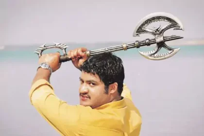 20 ఏళ్లకే ఏళ్లకే ఇండస్ట్రీ హిట్ .. చిరు, బాలయ్య రికార్డులు ఫట్!