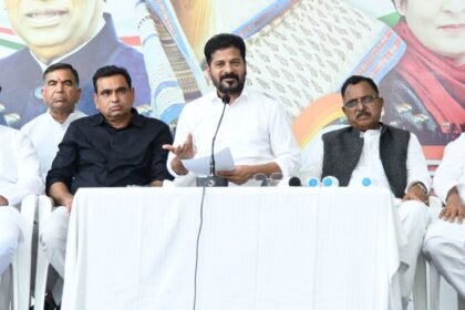 '42 శాతం బీసీ రిజ‌ర్వేష‌న్ల‌తోనే రిజ‌ర్వేష‌న్ల‌తోనే ఎన్నిక‌లకు వెళ్తాం ''