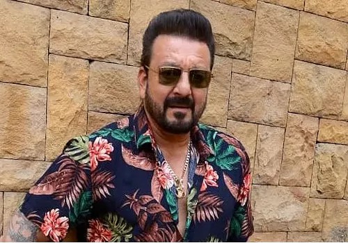 అభిమాన హీరోకి 75 కోట్ల రూపాయిల వీలునామా రాసిన అభిమాని అభిమాని