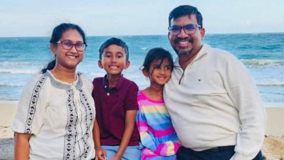 అమెరికాలో ఘోరం: హైదరాబాద్ హైదరాబాద్ కుటుంబం సజీవదహనం - కారు ప్రమాదంలో తల్లిదండ్రులు తల్లిదండ్రులు, ఇద్దరు పిల్లలు పిల్లలు పిల్లలు