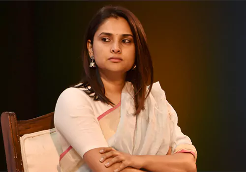ఆ హీరోయిన్ ని రేప్ రేప్ చేస్తాం .. ప్రముఖ హీరో ఫ్యాన్స్ హెచ్చరిక హెచ్చరిక