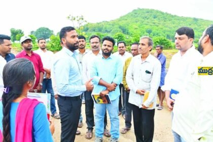 ఇందిరమ్మ ఇండ్ల నిర్మాణ నిర్మాణ పనులను చేసేలా చేసేలా లబ్ధిదారులను ప్రోత్సహించాలి