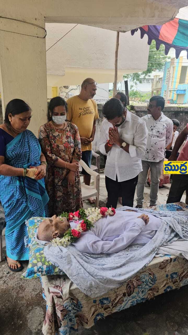 ఐఎన్టీయూసీ నాయకుని మృతికి మృతికి - ముద్రా న్యూస్