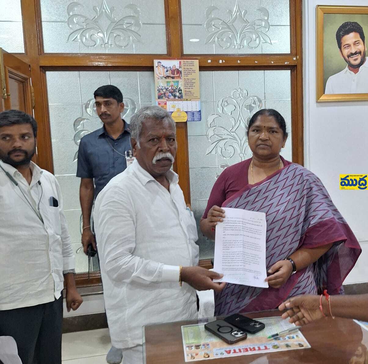 కండ్లపెల్లి ఎస్టీలకు ఇళ్ళు, తండాకు, తండాకు, బస్సు సౌకర్యం సౌకర్యం సౌకర్యం