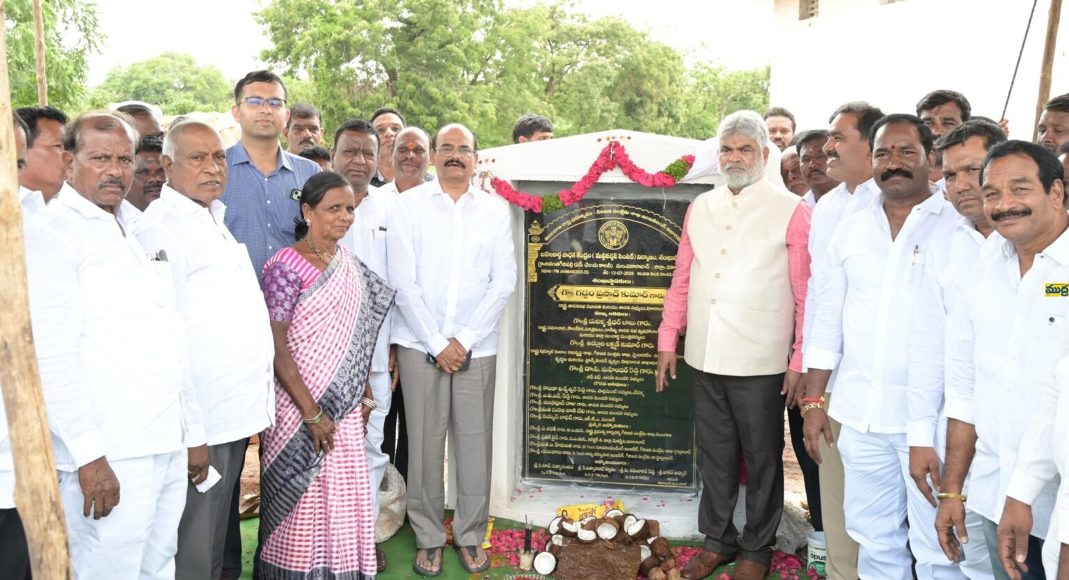 చెంచుల నిమిత్తం బహుళార్థక సాధక కేంద్ర భవనం నిర్మాణం నిర్మాణం