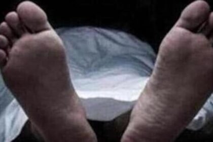 'జారి జారి పడితే పట్టుకుంటావా?' అని భర్తను అడిగిన భార్య- కొన్ని కొన్ని క్షణాల్లోనే .. భవనం నుంచి నుంచి కిందపడి!