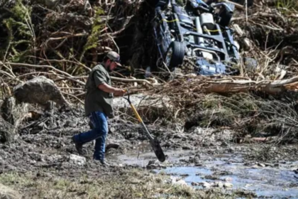 టెక్సాస్ భారీ భారీ వరదల వరదల .. 110 మందికి పైగా మృతి మృతి .. తప్పిపోయిన తప్పిపోయిన కోసం కోసం కోసం రెస్క్యూ కోసం రెస్క్యూ రెస్క్యూ!