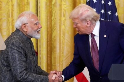 డొనాల్డ్ ట్రంప్ సంచలన ప్రకటన ప్రకటన: భారత్‌పై 25% సుంకం, అదనపు అదనపు అదనపు