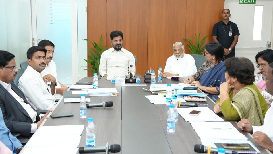 తెరపైకి 9 - 12 తరగతుల తరగతుల ..! సమగ్ర అధ్యయనానికి