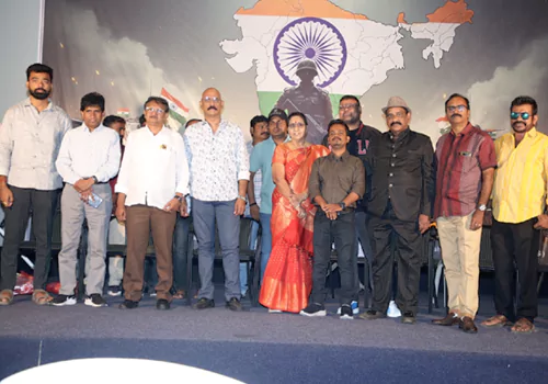 దేశం కోసం మురళీ మురళీ నాయక్ చేసిన త్యాగానికి త్యాగానికి .. దేశం దేశం మనలో మనలో ఒక్కడు