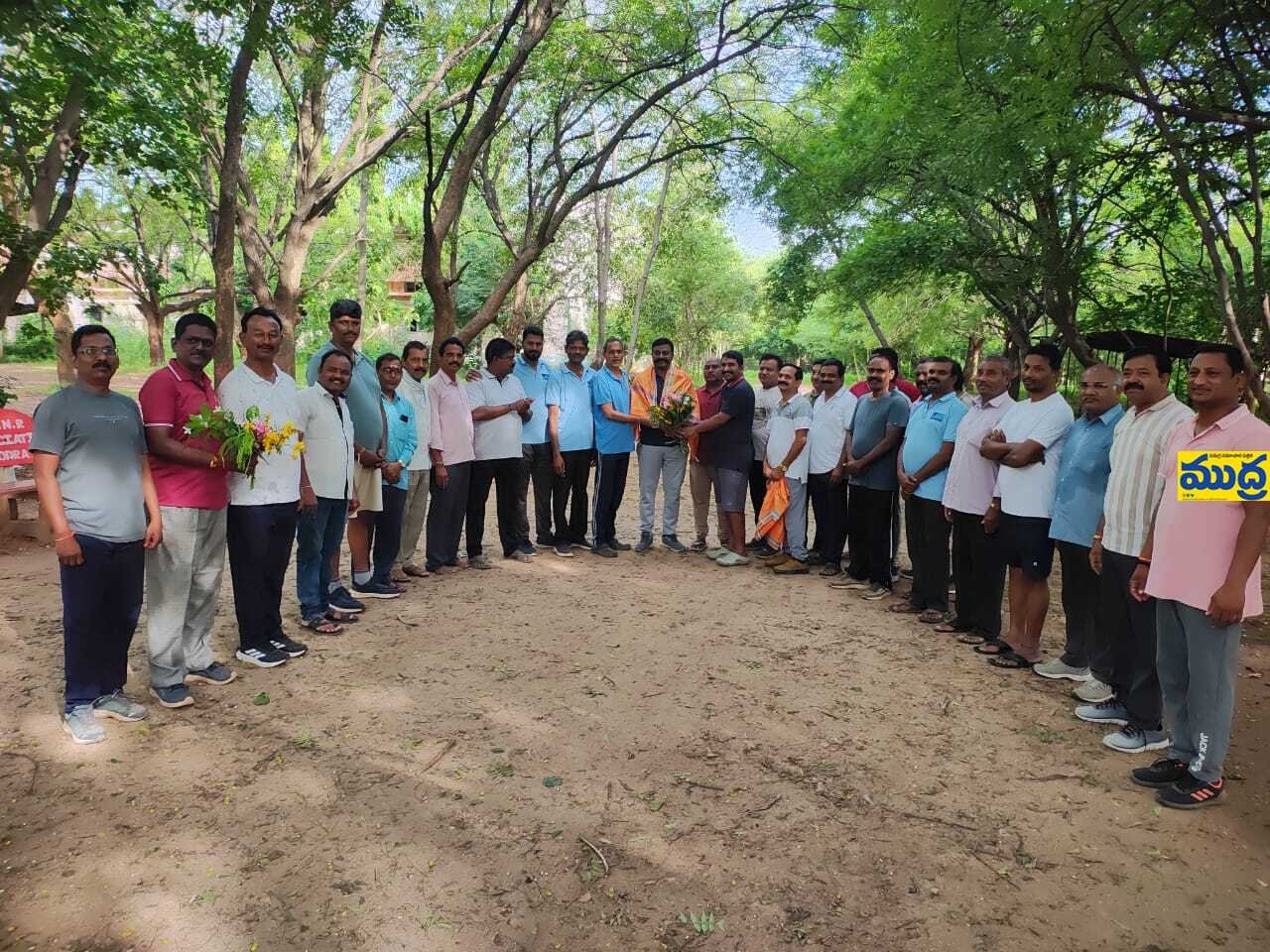పోక్సో కోర్టు పబ్లిక్ ప్రాసిక్యూటర్ కు సన్మానం