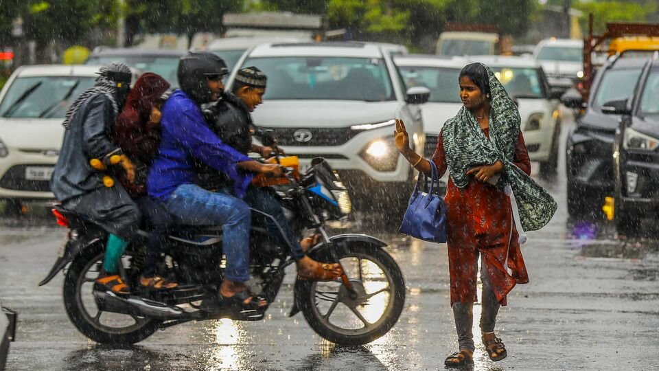 భారీ భారీ, సైబరాబాద్ సైబరాబాద్ పోలీసుల హై అలర్ట్- హైదరాబాద్ రెయిన్ అలర్ట్ సైబరాబాద్ పోలీస్, తెలంగాణ తెలంగాణ తెలంగాణ